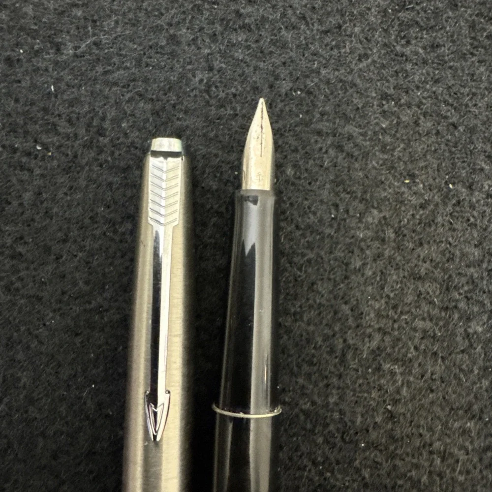 vintage Parker 45 fountain pen WC Made In France 1980's Black Body Silver Tone